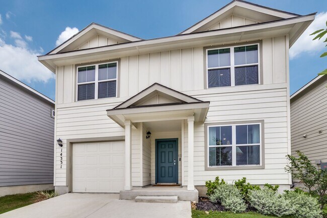 Foto del edificio - Beautiful 5-Bedroom Home in Riverstone at Westpointe