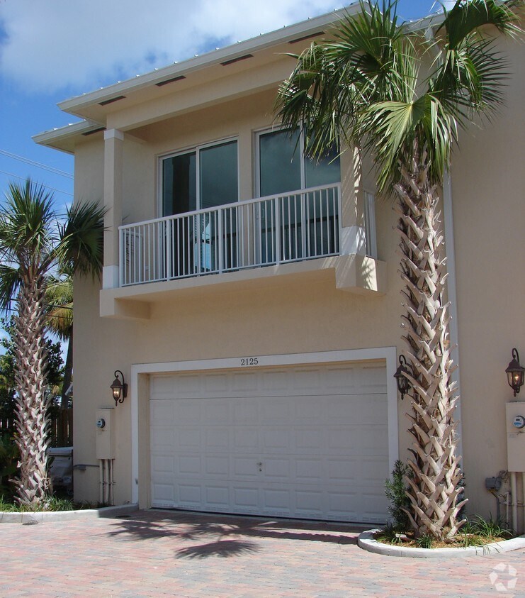 Sapphire Bay 2125 SE 5th St Pompano Beach, FL Apartments for Rent