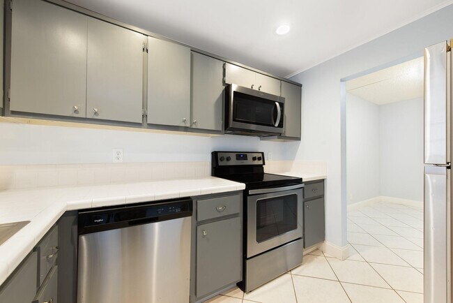 Foto del edificio - 1340 NE 28th Ave