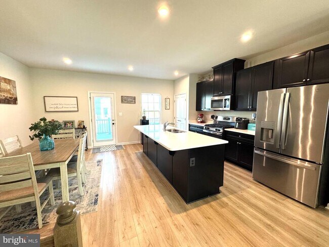 Foto del edificio - 1100 Spur Ln