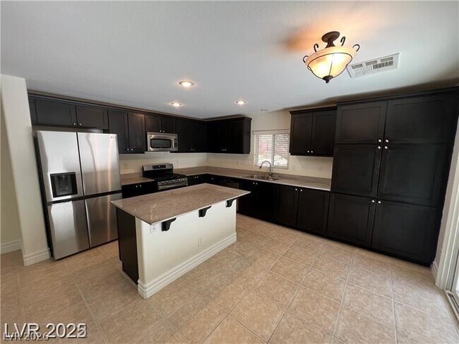 Building Photo - 291 Broken Par Dr