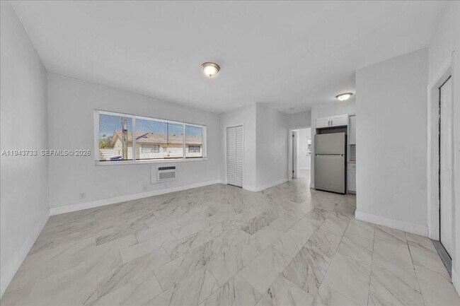 Foto del edificio - 1839 Funston St