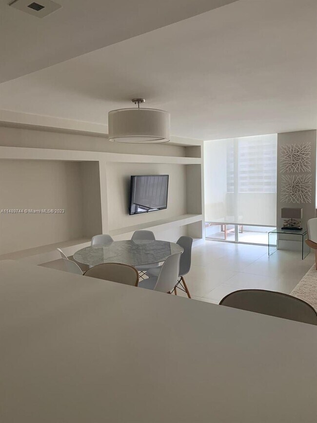 Foto del edificio - 2780 NE 183rd St