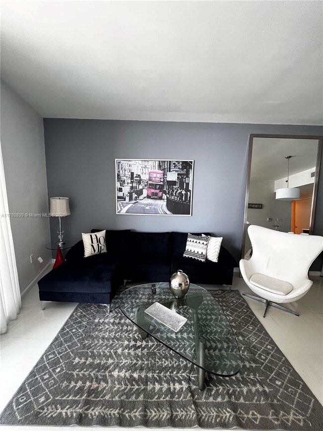 Foto del edificio - 475 Brickell Ave