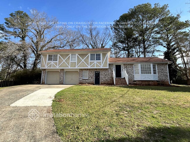 Building Photo - 230 Meadowood Ct