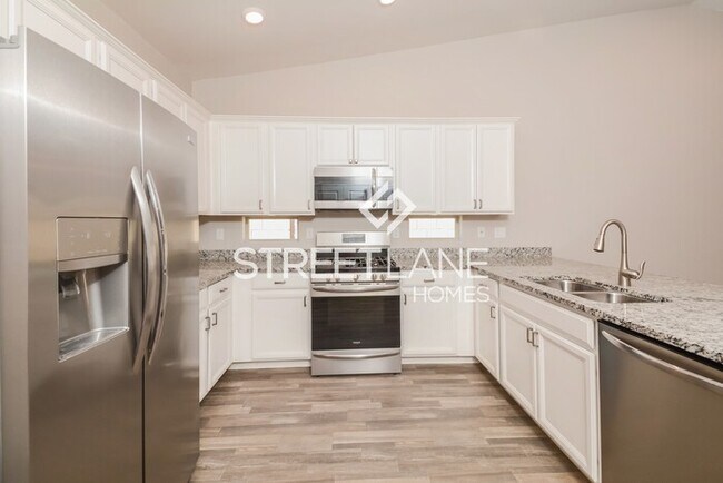 Building Photo - Charming 5 Bedroom in Glendale!  Close to ...