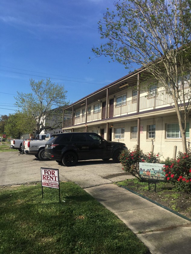 Primary Photo - 3250 Tampa St