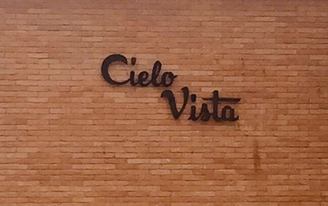 Foto del edificio - 2320 E 21st St