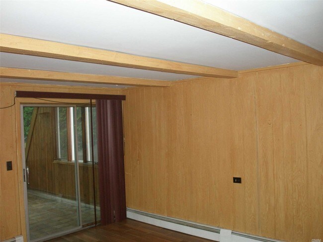 Building Photo - 4924 Express Dr S
