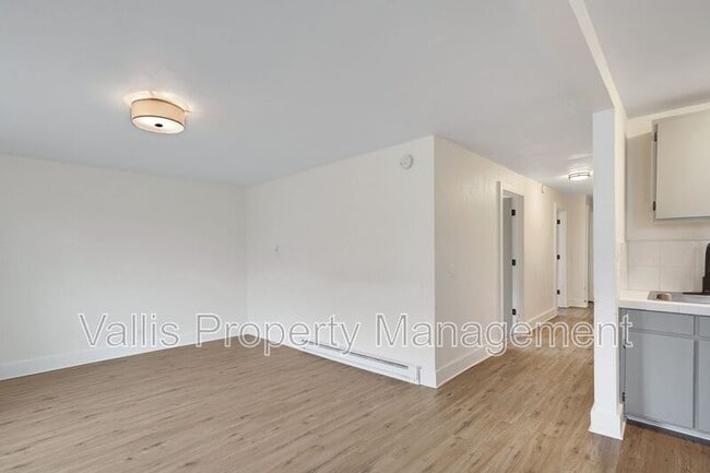 Foto del edificio - 1204 Commercial St NE