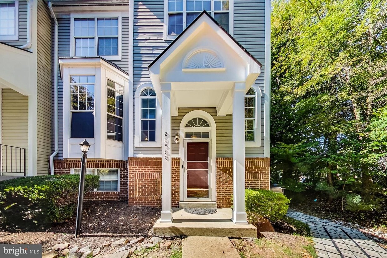 20560 Willoughby Square, Sterling, VA 20165 Townhome Rentals in Sterling VA