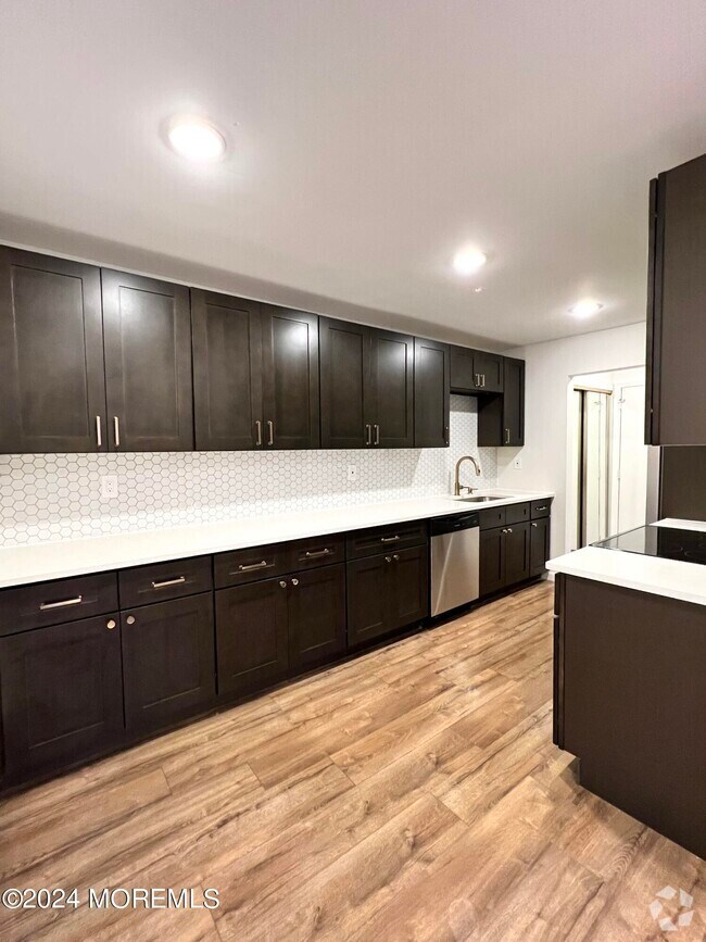 Covered Bridge Condominiums Apartments for Rent with Hardwood Floors