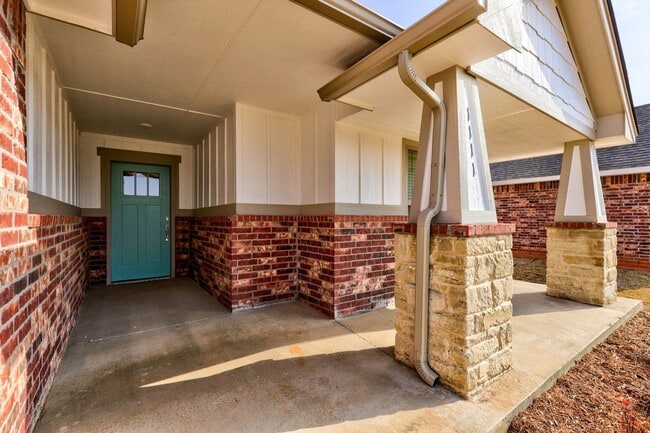 Building Photo - For Lease in Noble 1111 Magnolia Drive