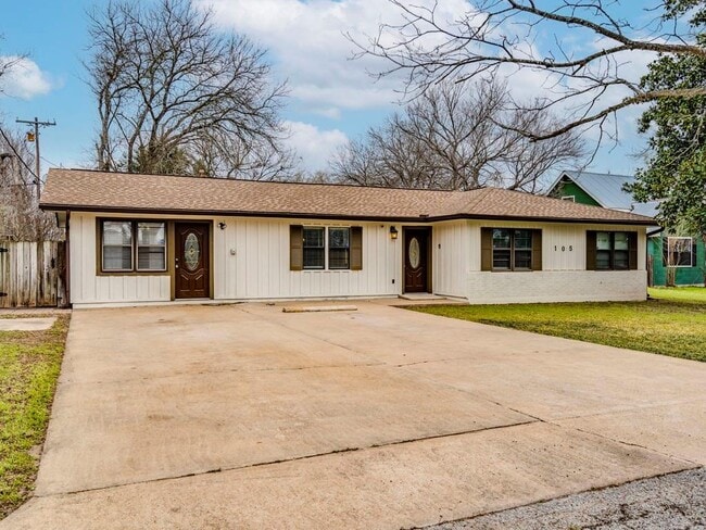 Building Photo - 105 Maynard St