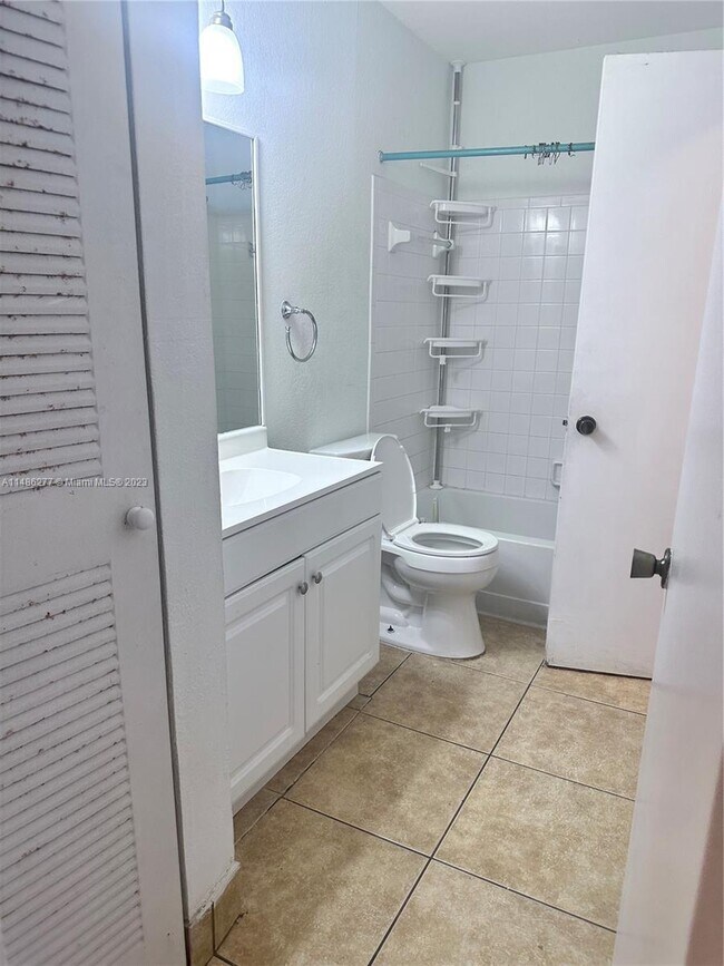 Building Photo - 1210 Coral Club Dr