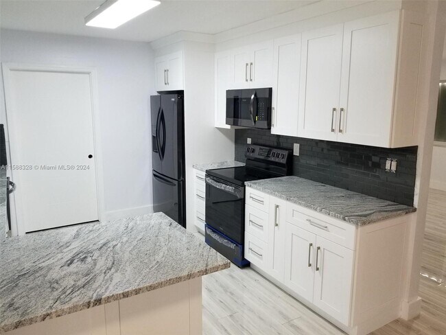 Building Photo - 9710 SW 29th St