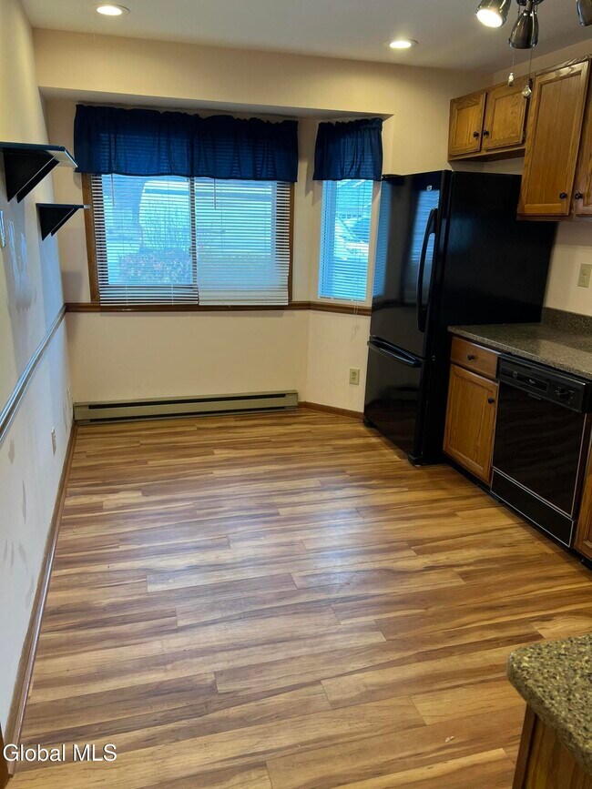 Foto del edificio - 43 Green Meadow Dr