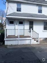 Building Photo - 1003 School St