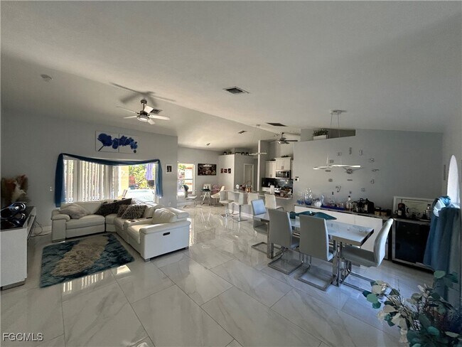 Foto del edificio - 306 SE 47th St