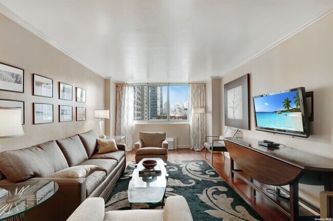 Foto del edificio - 345 E 93rd St