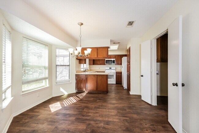 Foto del edificio - 7908 Gladewater Dr