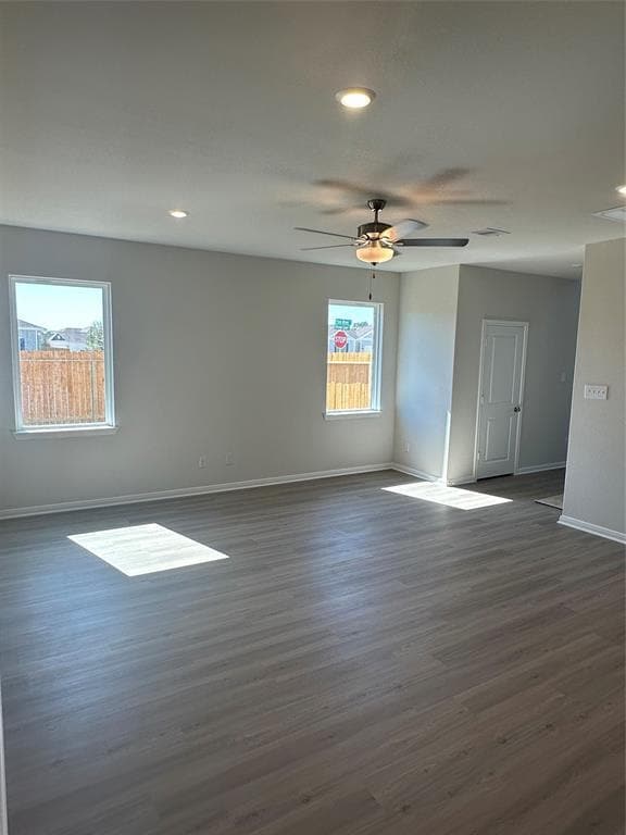 Building Photo - 15850 Berry Hl Dr