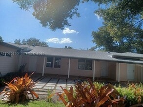 Building Photo - 2016 NE 14th Ct