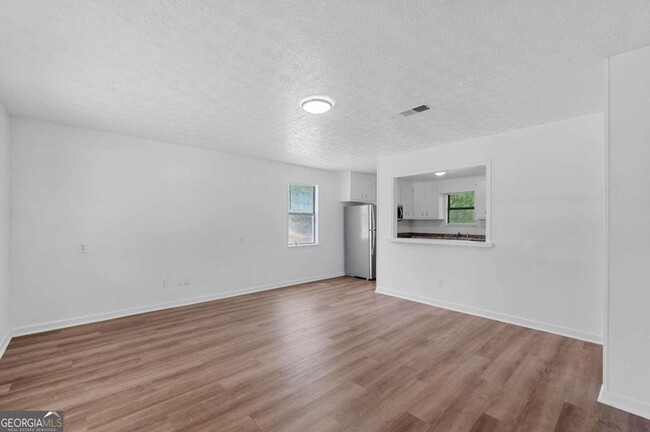 Building Photo - 117 Tanglewood Dr
