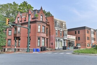 Building Photo - 1000 N 6th St