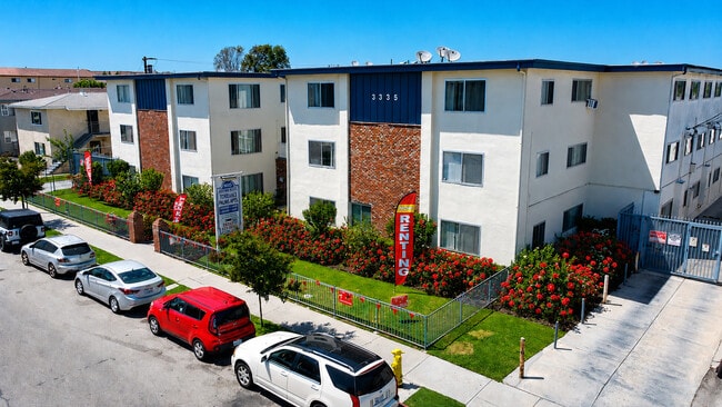 Building Photo - Torrance Palms
