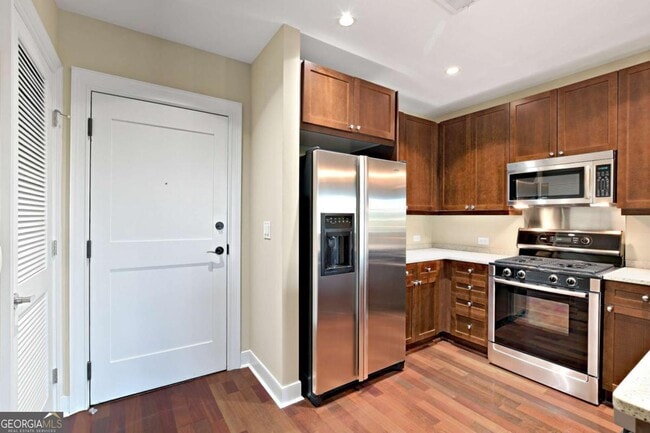 Building Photo - 201 W Ponce de Leon Ave