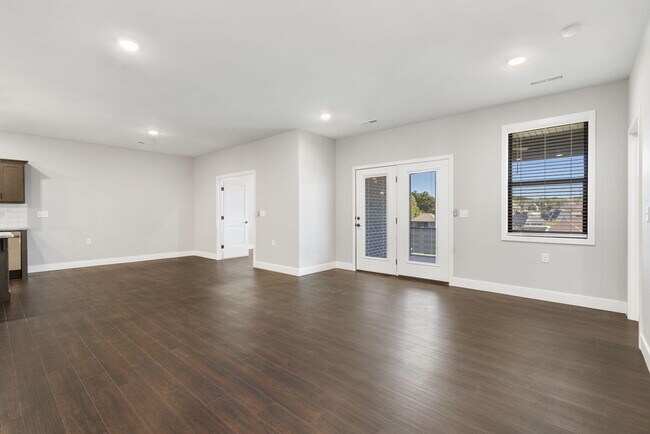 Foto del edificio - 5955 S Farm Rd 163