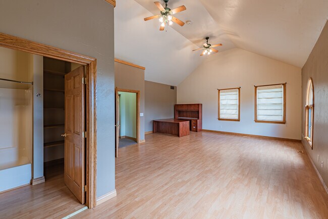 Building Photo - 136 Zion Dr