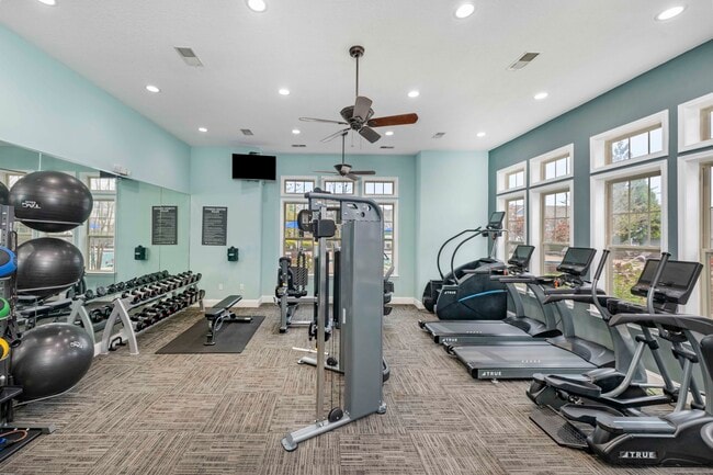 Building Photo - MAA Huntersville
