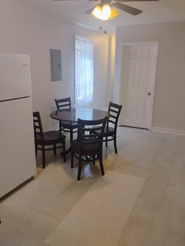 Foto del edificio - 720 W Market St