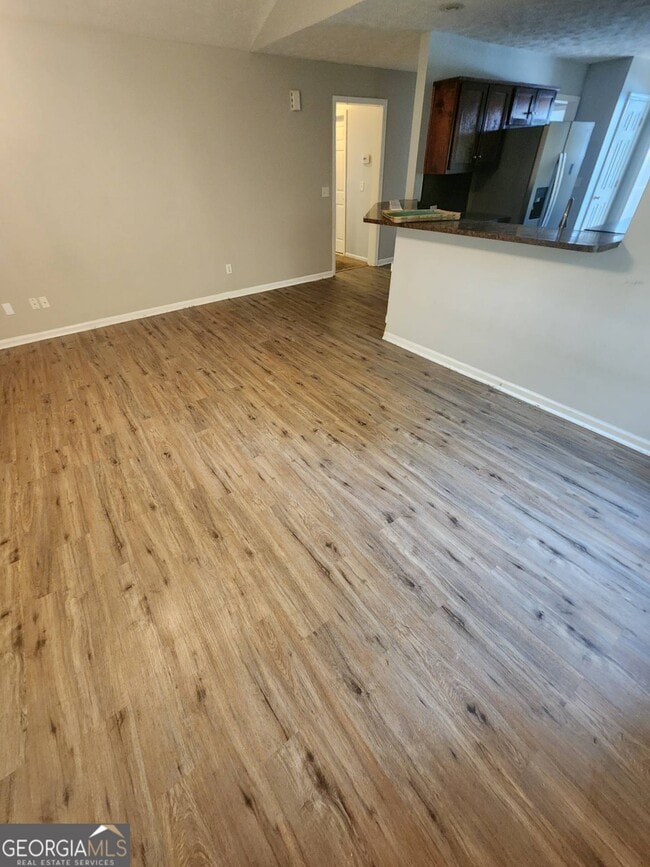 Building Photo - 526 Vista Dr