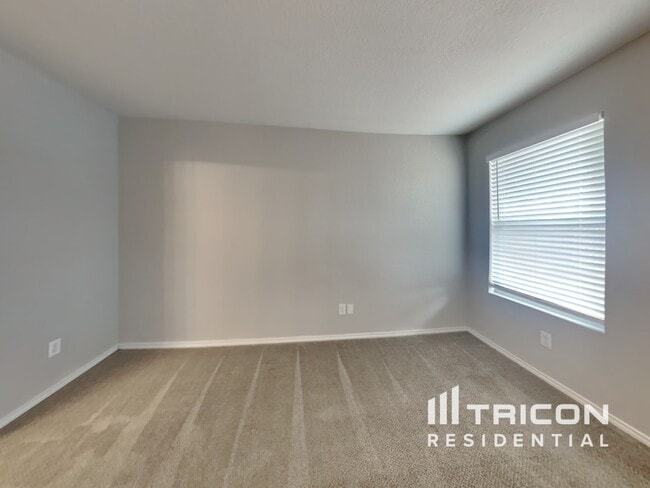 Foto del edificio - 16247 Kentucky Ridge
