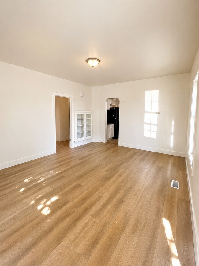 Foto del edificio - 2230 Jackson Ave