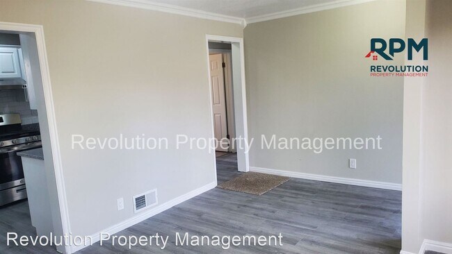 Building Photo - 4 br, 2 bath House - 1669 N 250 W