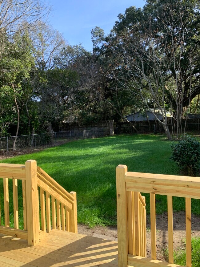 Foto del edificio - 111 Ellinor St