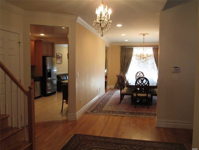 Building Photo - 33 Portico Pl