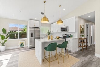 Building Photo - 6120 SW 63rd St