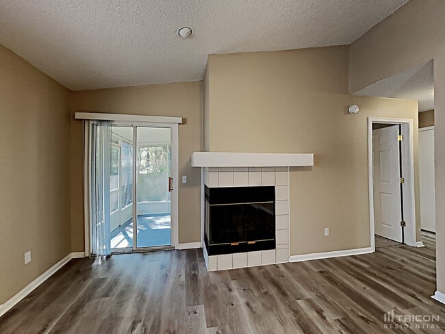 Foto del edificio - 3882 Bright Leaf Ct