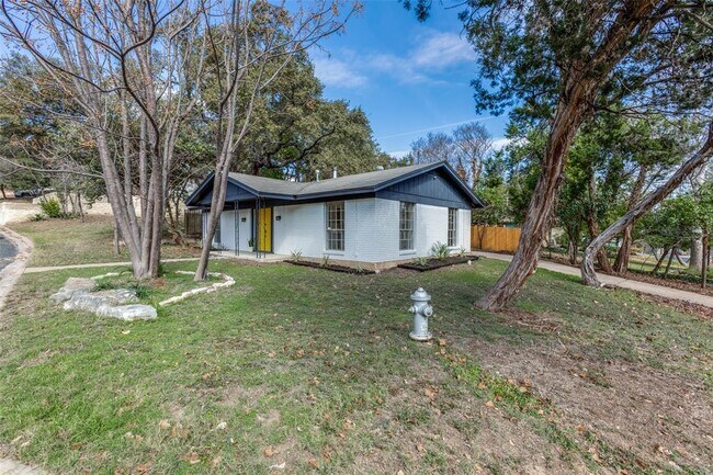 Foto del edificio - 400 Cherry Hill Dr