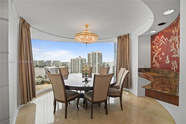 Foto del edificio - 19355 Turnberry Way
