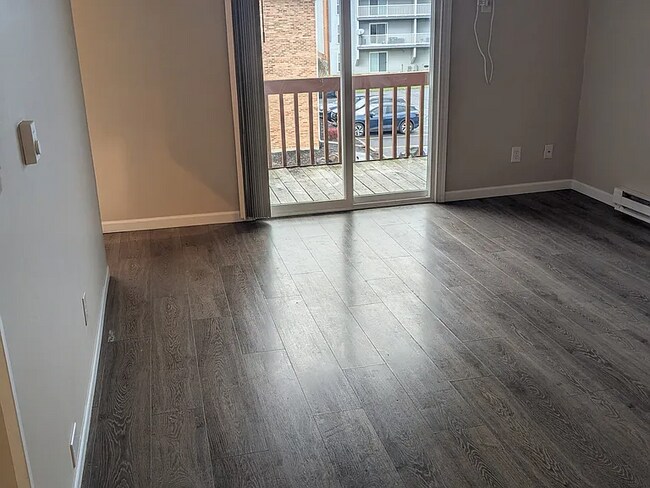 Foto del edificio - 5350 Camelot Dr