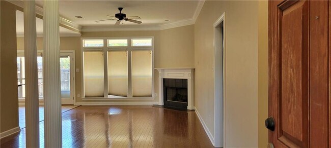 Foto del edificio - 6131 Venetian Way N