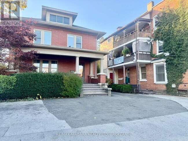 Photo du bâtiment - 101 Niagara St