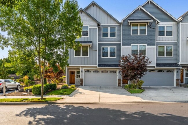Photo - Beautiful Gated Fisher’s Landing Townhome with 4 Bedrooms, Gas Fireplace & Central AC