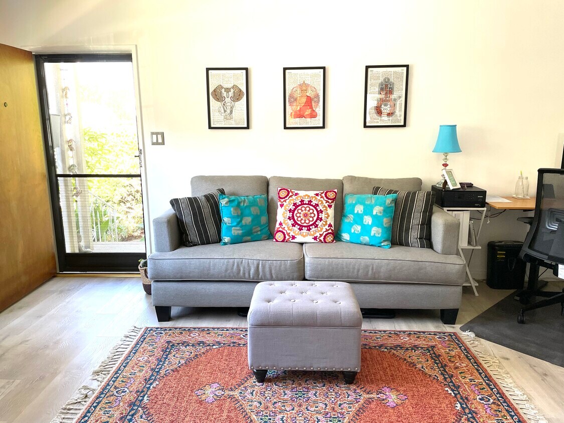 Living Room, front door - 7050 Ramsgate Ave